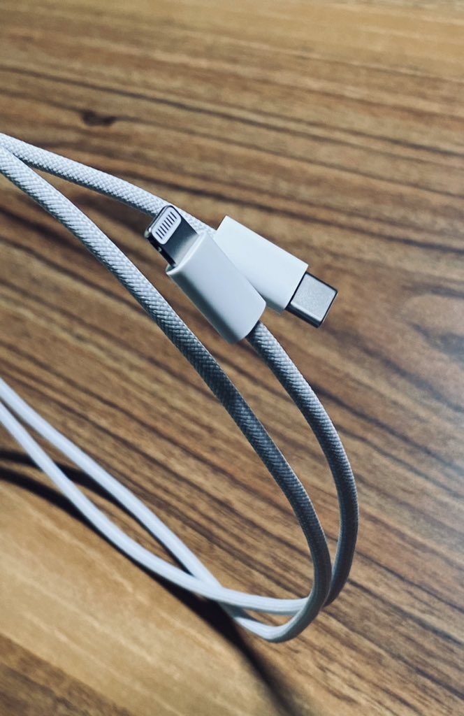 Leaked Photos of New Braided Lightning Cable for iPhone 12?