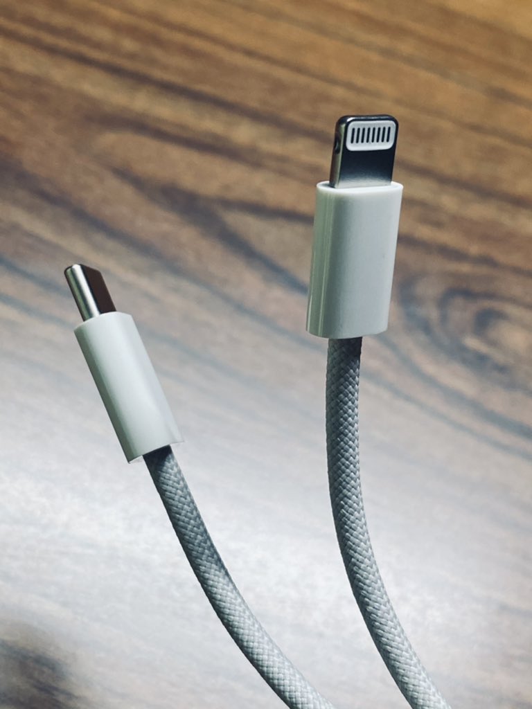 Leaked Photos of New Braided Lightning Cable for iPhone 12? - iClarified