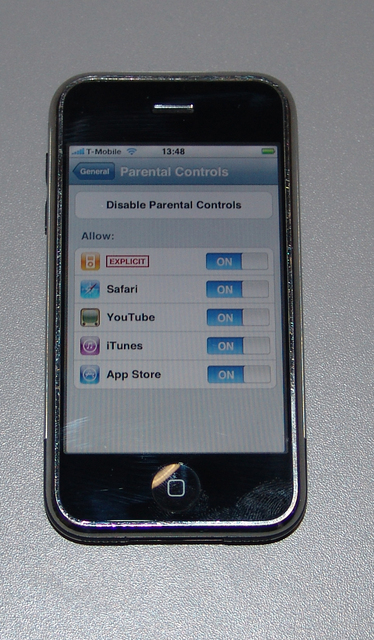 iPhone Beta Firmware 2.0 Pictures and Video