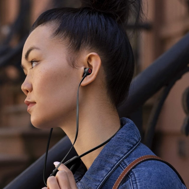 Apple Beats Flex Wireless Earphones On Sale for $39.99 [Deal]