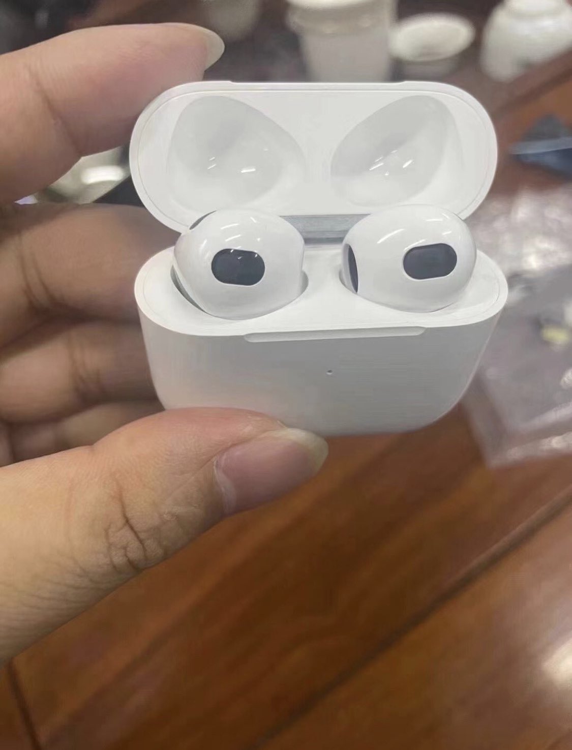 Leaked Photos of New Apple AirPods 3?