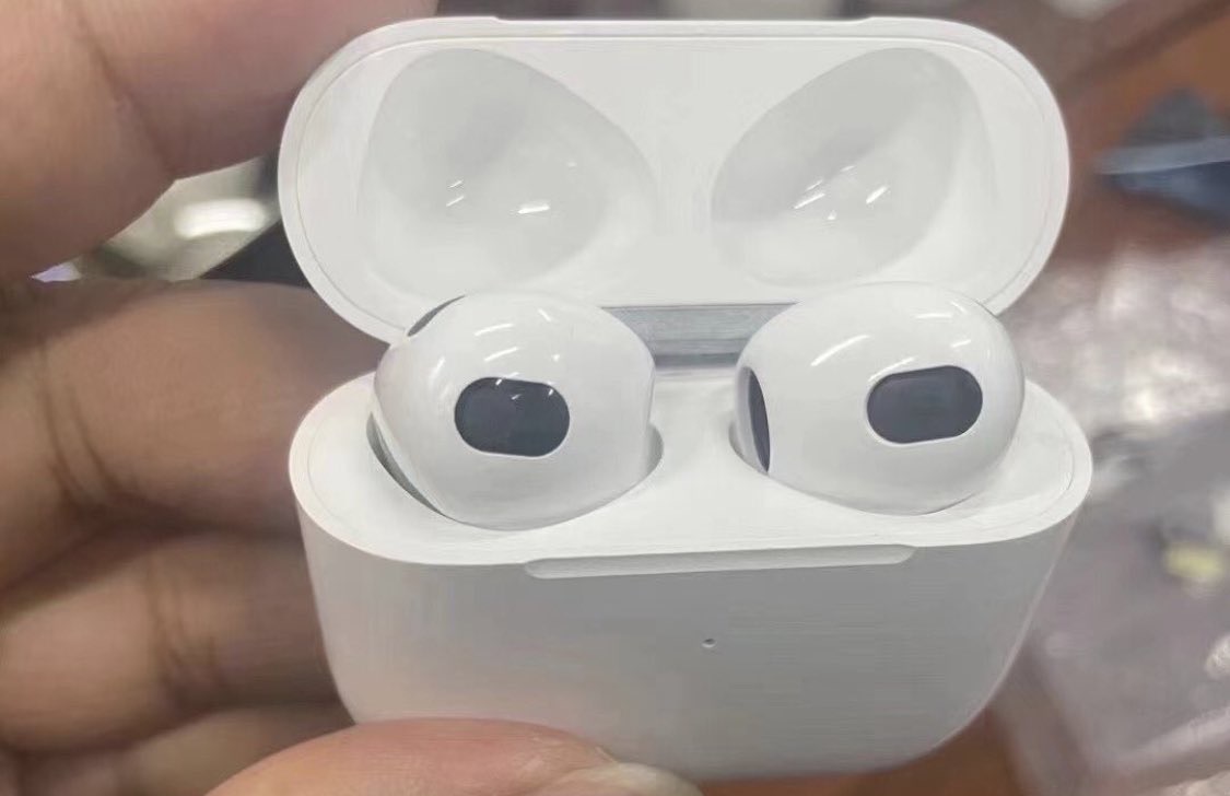 Leaker Says New AirPods 3 Are Ready to Ship