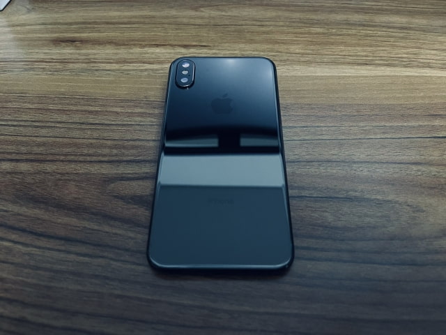 Check Out This iPhone X Prototype in &#039;Jet Black&#039; [Photos]