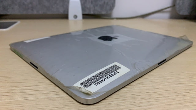 First Generation iPad Prototype Reveals Apple Considered Dual Dock Design [Images]