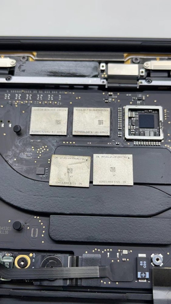 Chinese Engineer Manages to Upgrade RAM and SSD on M1 Mac