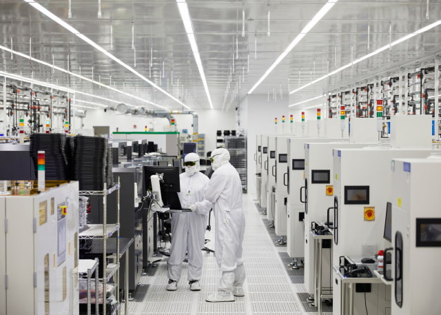 Apple Awards $410 Million From Advanced Manufacturing Fund to II-VI