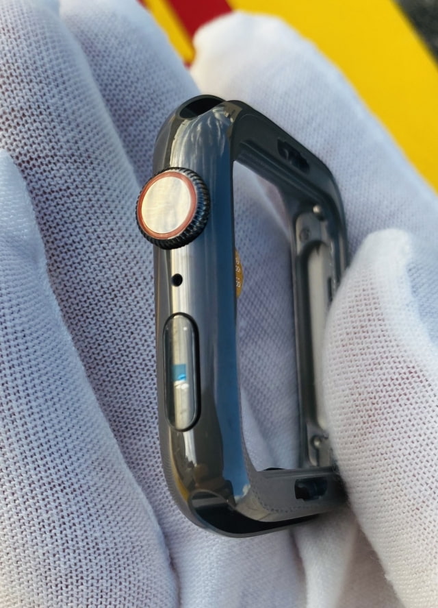 Apple Watch Series 5 Casing Shown With Black Ceramic Finish [Photos]