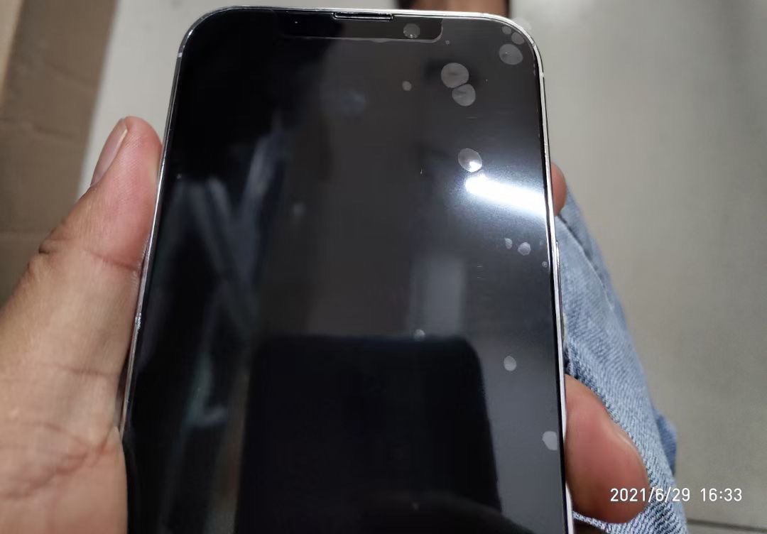 New 'iPhone 13' Dummy Models Corroborate Rumored Design [Images]