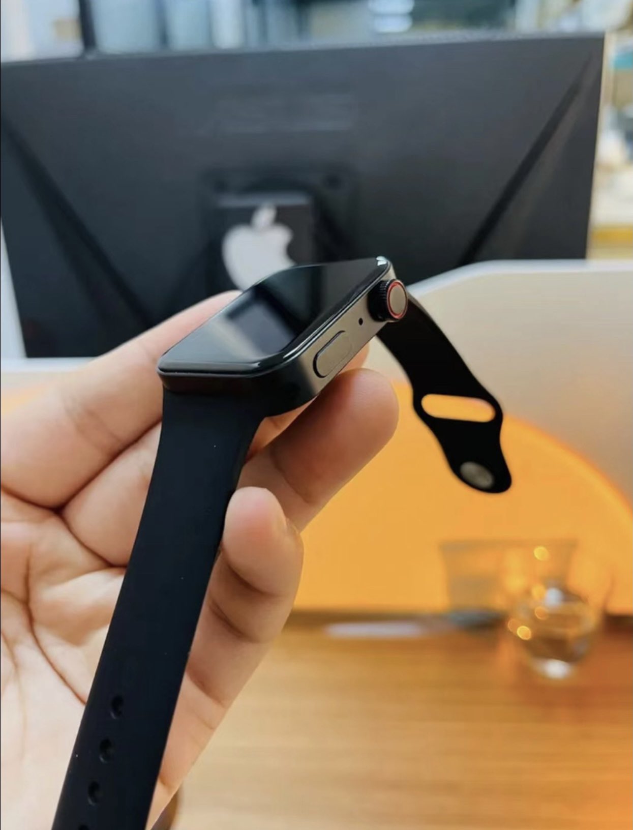 Apple Watch Series 7 Clone Already Being Sold in China [Photos]