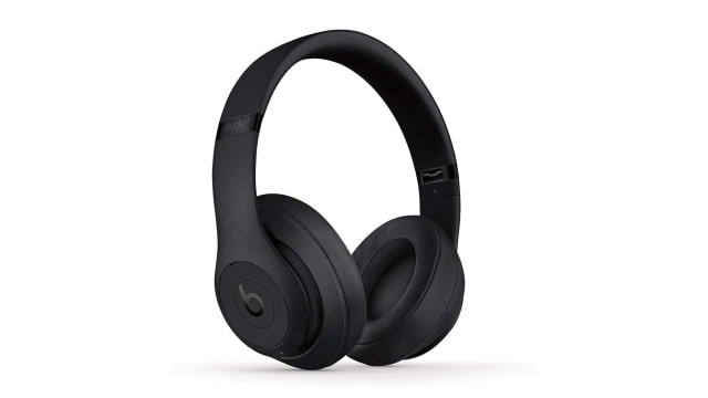 Apple Beats Studio3 Headphones On Sale for 51% Off [Deal]