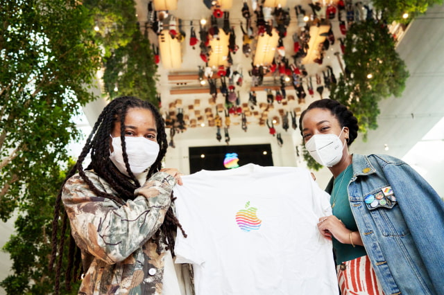 Apple Shares Photos From The Grove in Los Angeles