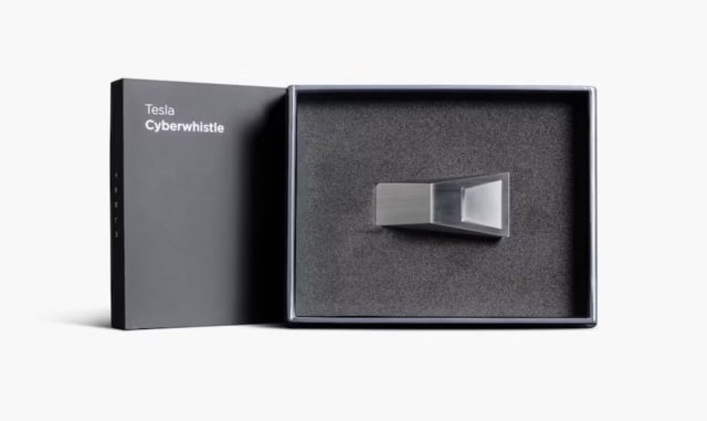 Elon Musk: Don&#039;t Waste Your Money on &#039;Silly&#039; Apple Cloth, Buy $50 Cyberwhistle Instead