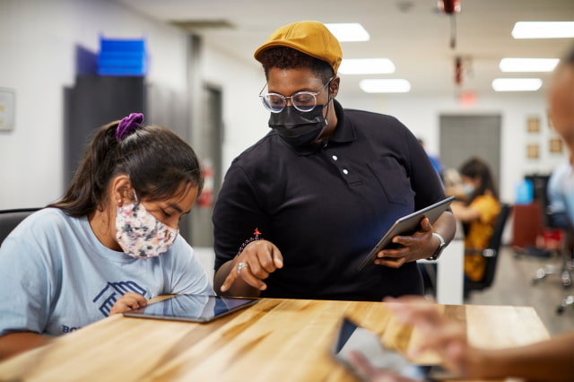 Apple Partners With Boys &amp; Girls Clubs on &#039;Everyone Can Code&#039; Initiative