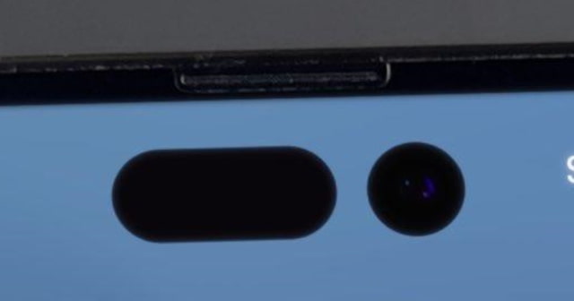 Image Allegedly Offers First Real Look at iPhone 14 &#039;Pill + Hole&#039; Cutout Design