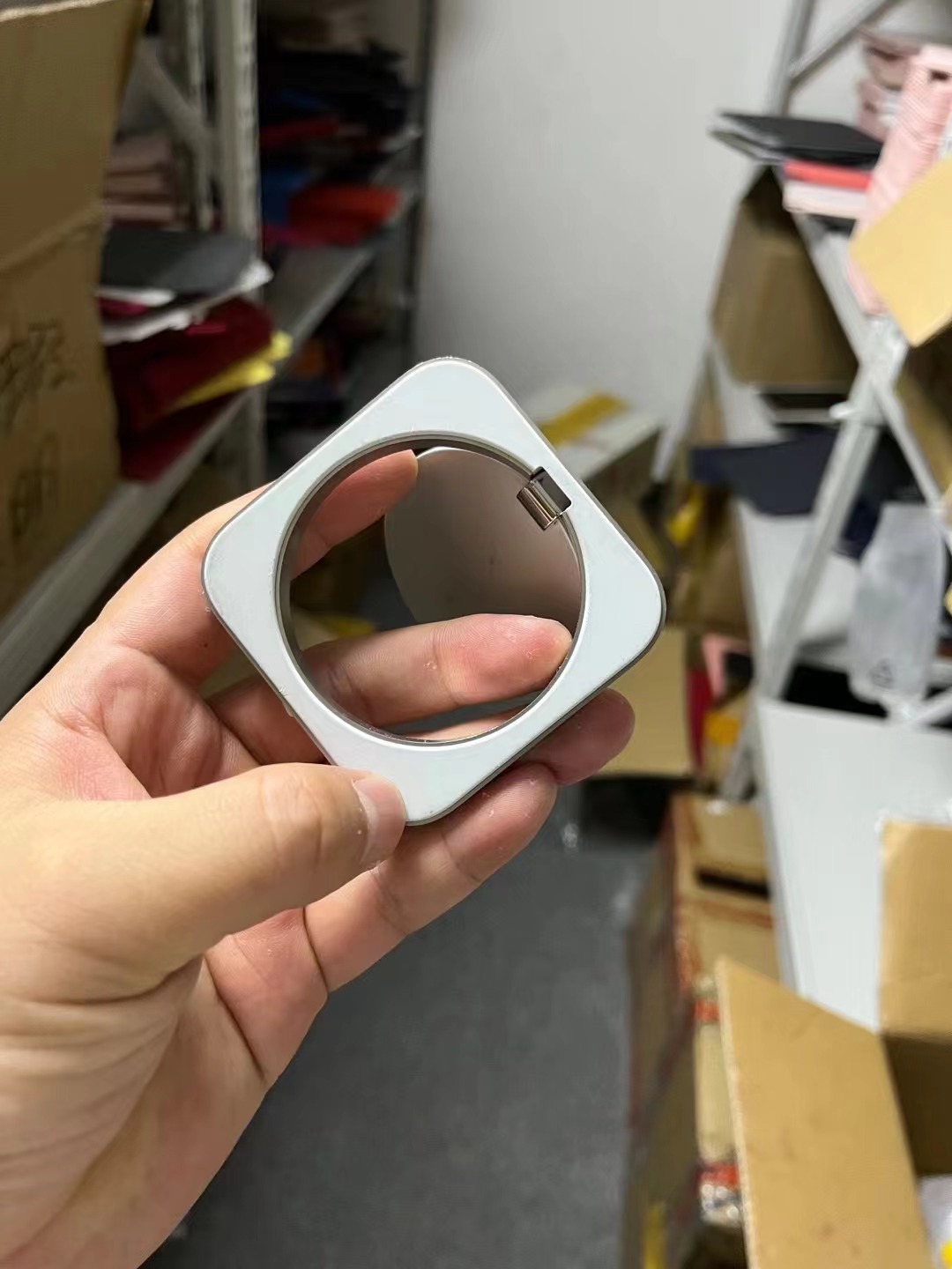 Images of Prototype &#039;Apple Magic Charger&#039; Leaked