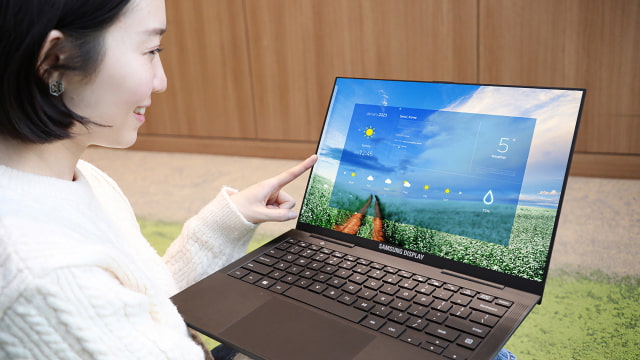Samsung Announces Mass Production of OLED Touchscreen Display for Notebooks