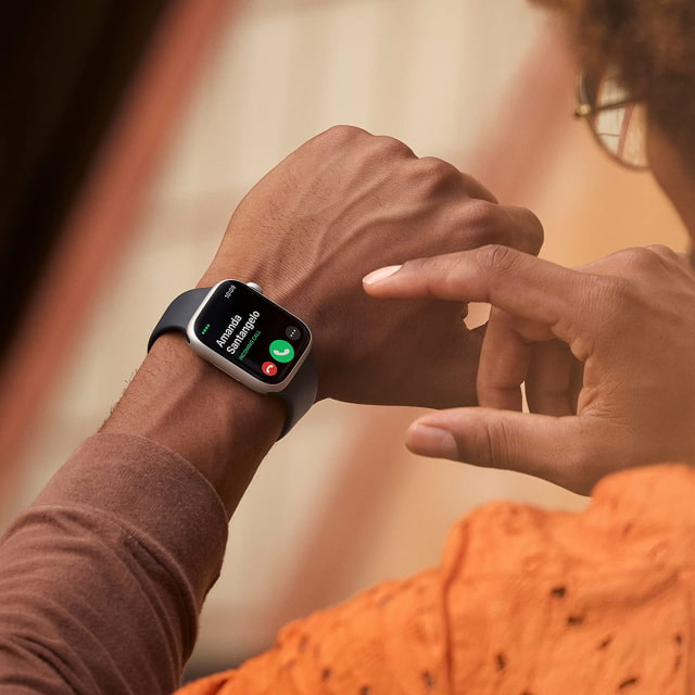 Apple Watch Series 8 (Cellular) On Sale for $70 Off [Lowest Price Ever]