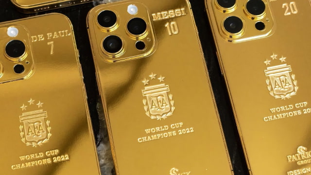 Lionel Messi Gifts 35 Gold iPhones to World Cup Winning Team Worth $211,000