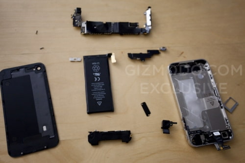 Gizmodo Dissects the iPhone 4G Prototype