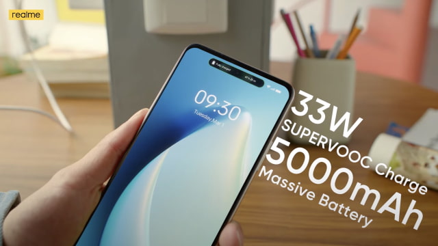 Realme C55 Copies Apple&#039;s Dynamic Island [Video]