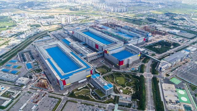 Samsung Investing $3.1 Billion in Facility That Will Make OLED Panels for 14-inch and 16-inch MacBook Pro - Vimarsana News