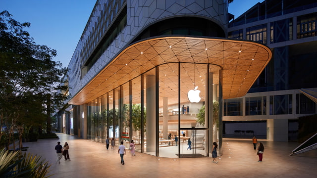 Apple Shares Photos of Its First Retail Store in India