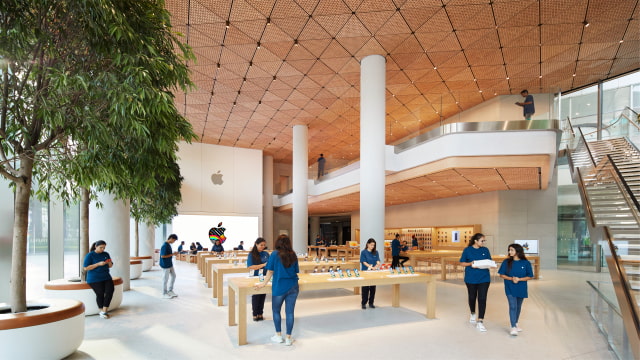 Apple Shares Photos of Its First Retail Store in India