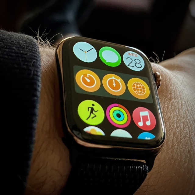 watchOS 10 Rumored to Feature Grid Layout for Home Screen With Folder Support