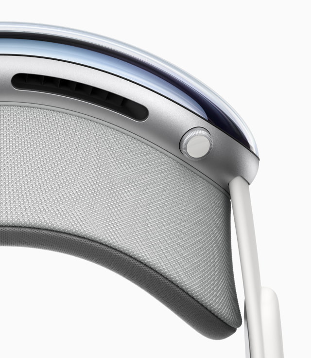 Apple Unveils New &#039;Apple Vision Pro&#039; Headset