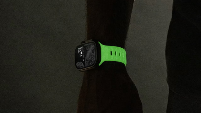 Nomad Releases Glow in the Dark Apple Watch Sport Band