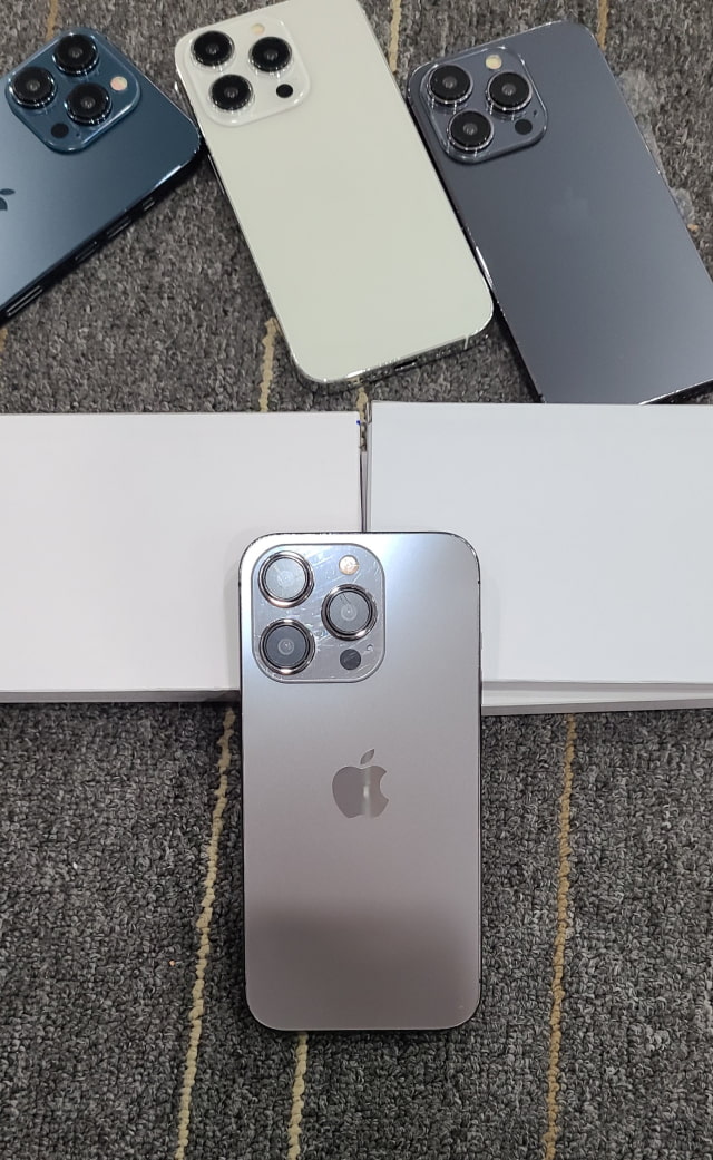 New Dummy Models Allegedly Reveal Color Options for iPhone 15 and iPhone 15 Pro