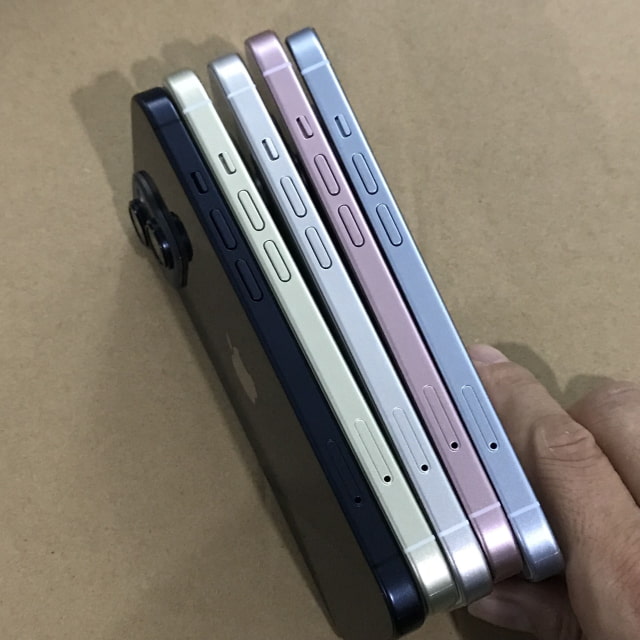 New Dummy Models Allegedly Reveal Color Options for iPhone 15 and iPhone 15 Pro