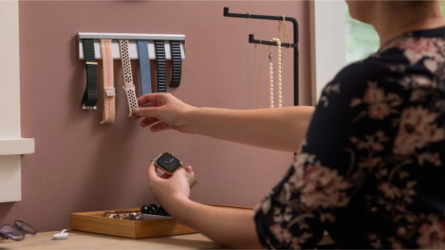 Twelve South Unveils &#039;TimePorter Wall Mount&#039; for Apple Watch Bands [Video]