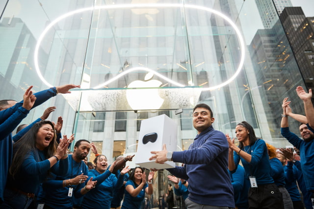 Apple Shares Photos and Video From Vision Pro Release Day