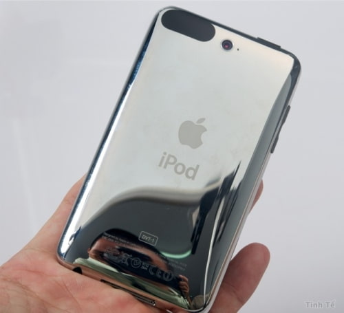 iPod Touch With 2MP Camera Leaked [Video]