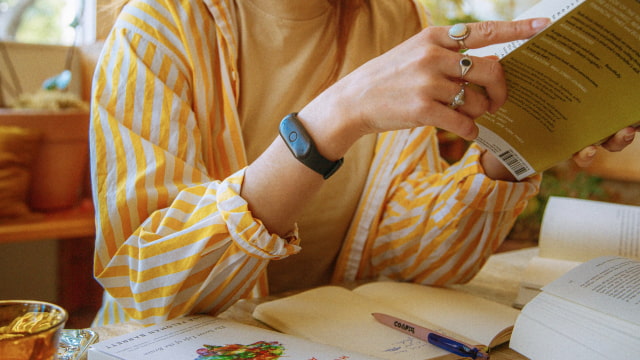 Amazon Acquires Bee, an AI Wearable That Records Your Conversations