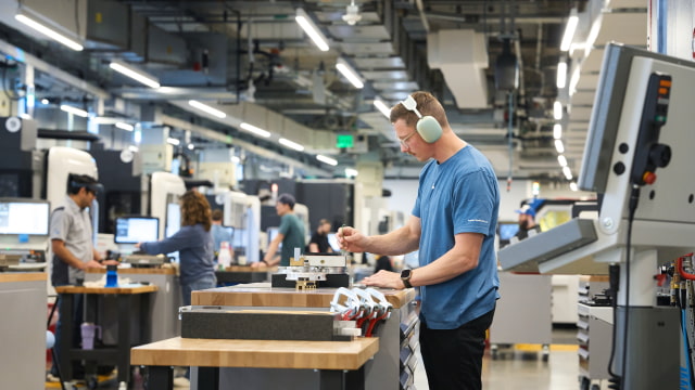 Apple Launches American Manufacturing Program, Boosts U.S. Investment to $600 Billion