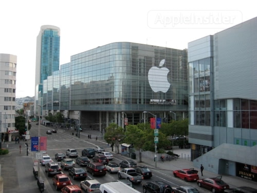 Apple Begins Hanging Banners for WWDC 2010