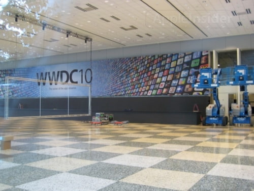 Apple Begins Hanging Banners for WWDC 2010