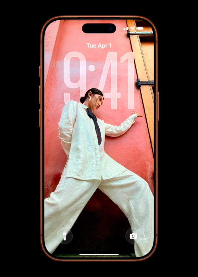 Apple Unveils iPhone 17 Pro and Pro Max With Aluminum Unibody, A19 Pro Chip, 8x Telephoto Camera, and Best Battery Life Yet