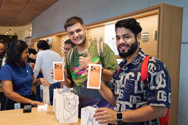 Apple Shares Photos From iPhone 17 Launch Day at Stores Worldwide [Gallery]