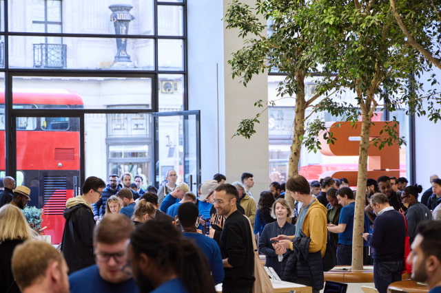 Apple Shares Photos From iPhone 17 Launch Day at Stores Worldwide [Gallery]