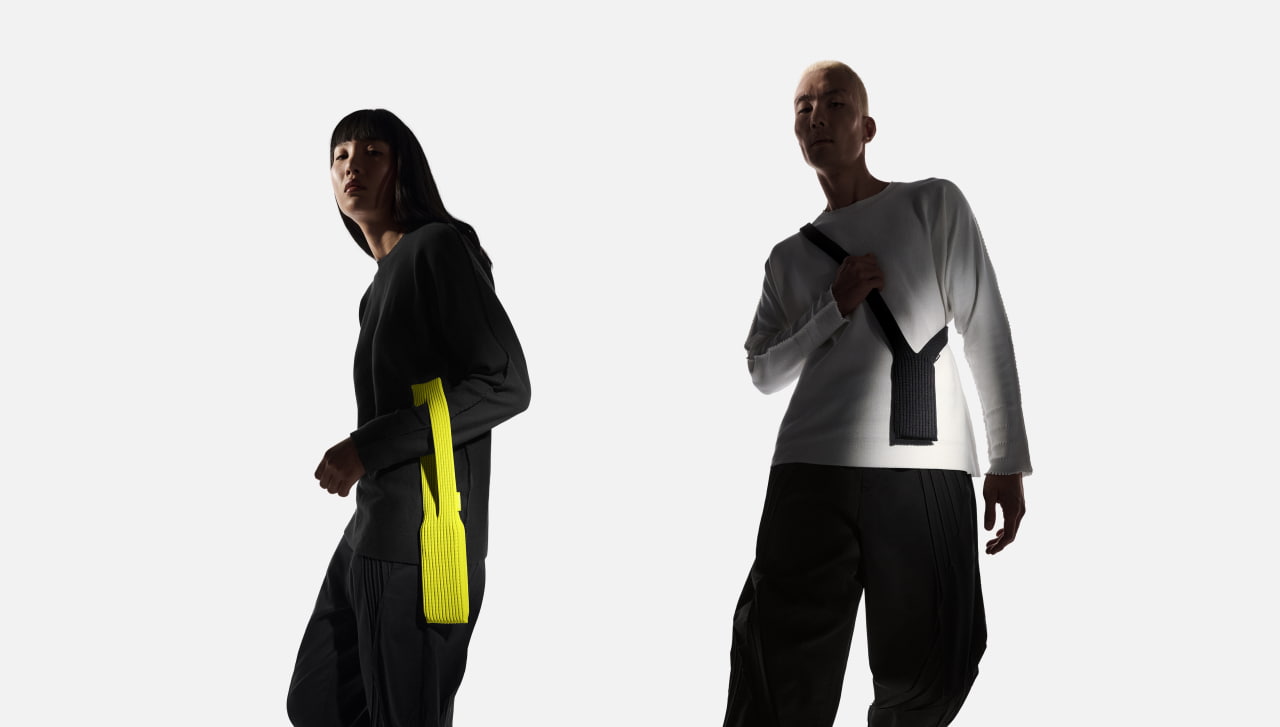 Apple выпускает «iPhone Pocket» из 3D-трикотажа в сотрудничестве с ISSEY MIYAKE