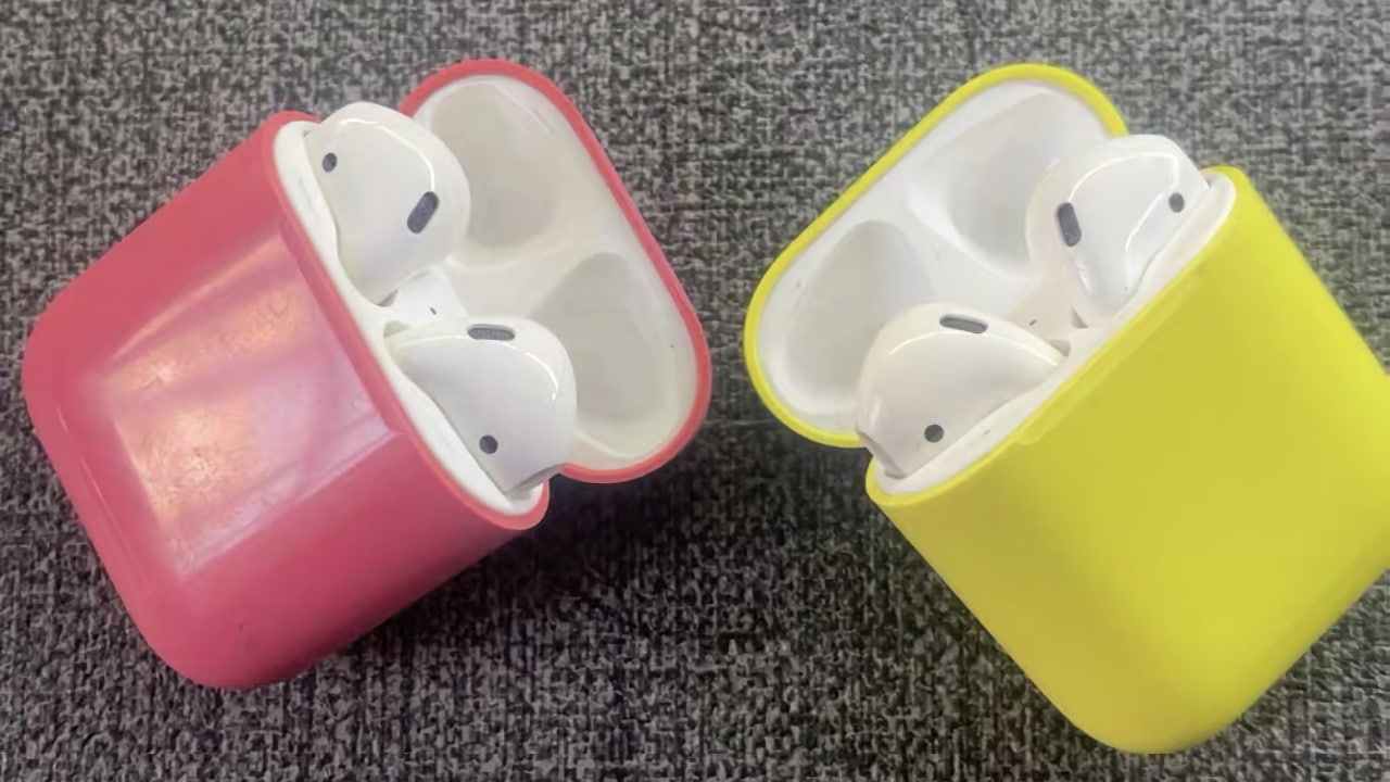 Снимки демонстрируют заброшенные прототипы розовых и желтых AirPods от Apple, вдохновленные iPhone 5c