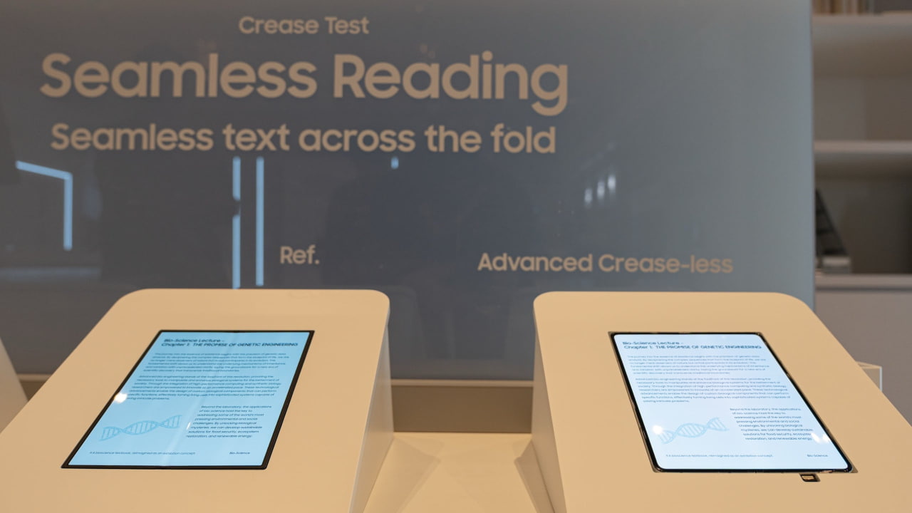Samsung представила OLED-панель «без складки», которая, вероятно, достанется складному iPhone [Видео]