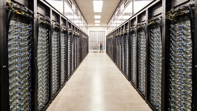 Apple Avoids AI Infrastructure Arms Race With Multi-Billion Dollar Google Deal [Report]