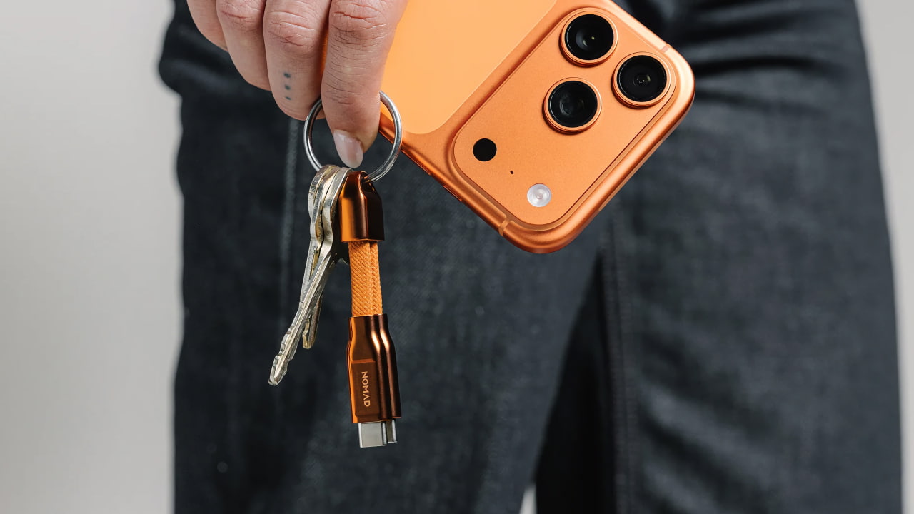 Nomad выпускает лимитированную серию ChargeKey цвета «Звездный оранжевый» (Stellar Orange) в тон iPhone 17 Pro