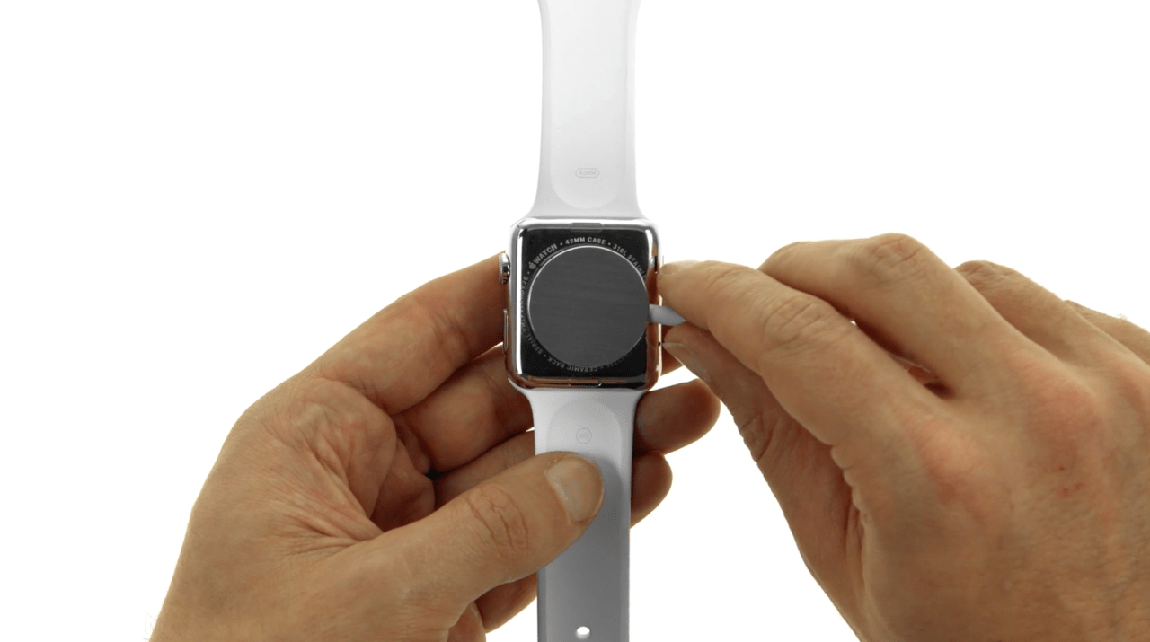 Отвязать apple iwatch от айфона. Charge Apple watch with iphone. Индикатор зарядки Эппл вотч 3. Индикатор зарядки Apple watch. Зарядить АПЛ вотч от айфона.