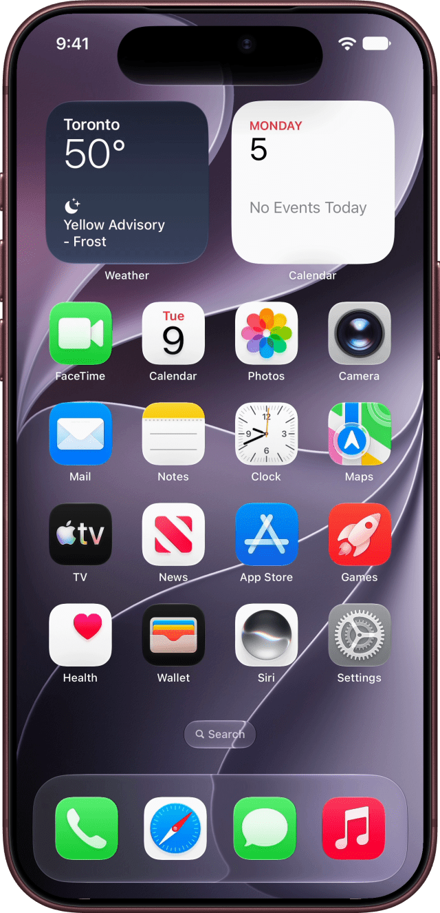 Siri listening in the Dynamic Island above the Home Screen.